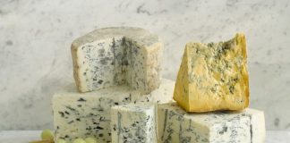 Sapte retete cu branza albastra pentru cele mai gustoase gustari