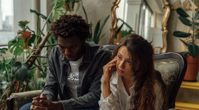 „Mi-a spus ca ma iubeste, apoi a plecat” – 15 sfaturi daca acesta esti tu
