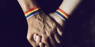 5 modalitati sigure de a spune daca partenerul tau este gay, bi sau „doar curios”