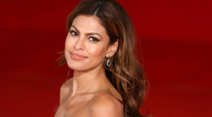 Totul despre actrita Eva Mendes si cum isi promoveaza acesta noul film
