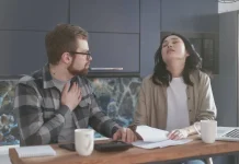 15 semne clare ca o femeie este geloasa si probabil ca te place