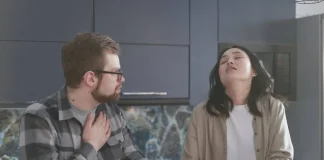 15 semne clare ca o femeie este geloasa si probabil ca te place