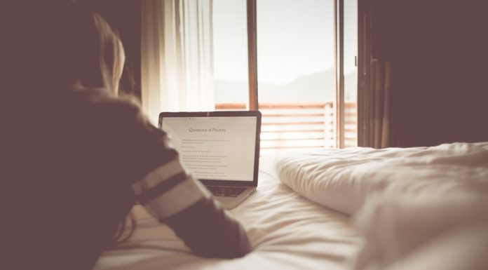 20 de bloguri de frumusete populare pe care ar trebui sa le urmaresti