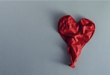 Cum sa te deschizi emotional intr-o relatie: 9 moduri eficiente
