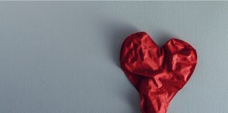 Cum sa te deschizi emotional intr-o relatie: 9 moduri eficiente