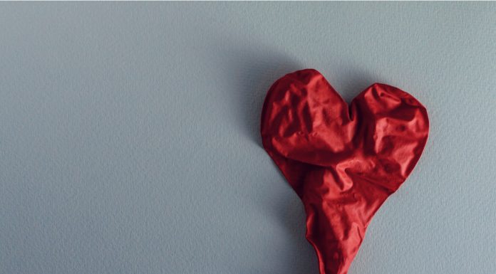 Cum sa te deschizi emotional intr-o relatie: 9 moduri eficiente