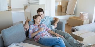 10 semne ca sunteti gata sa va mutati impreuna si cateva sfaturi