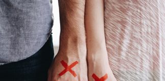 5 semne de a te simti neglijat intr-o relatie