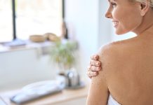 12 pasi simpli pentru a-ti imbunatati textura pielii in mod natural