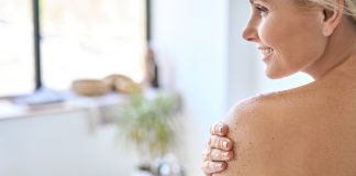 12 pasi simpli pentru a-ti imbunatati textura pielii in mod natural