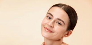 Aspect obosit si ochi mici: evita aceste 6 greseli atunci cand aplici machiaj