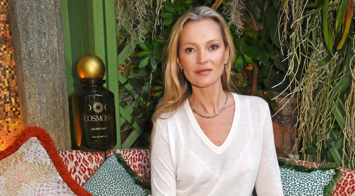 Kate Moss se apropie de cea de-a 50-a aniversare cu prudenta!